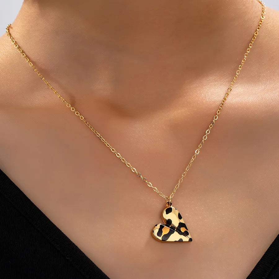 Elegant Retro Heart Shape Leopard Zinc alloy cable chain Pendant Necklaces Wholesale